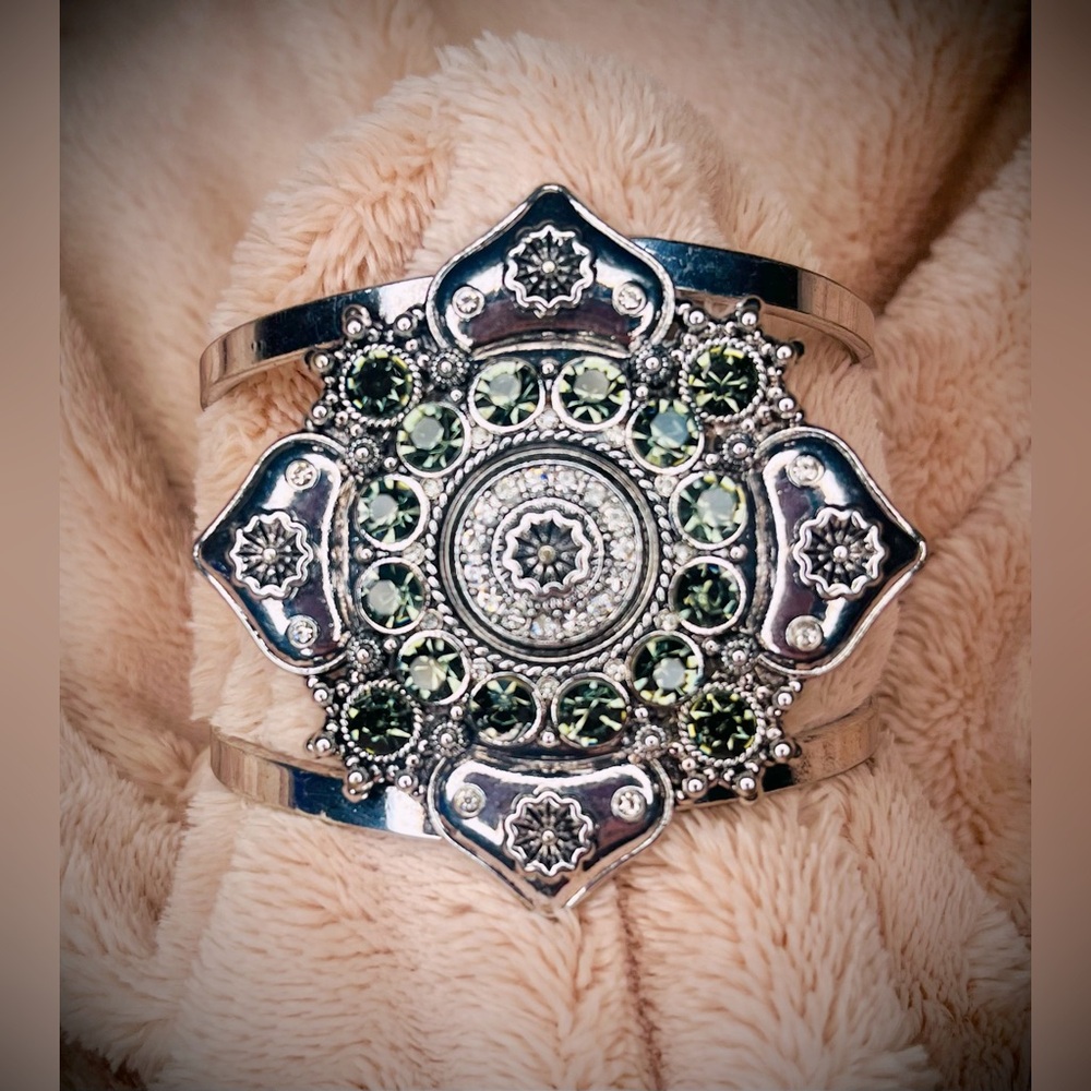 🔥Super cute | Silver Boutique Bangle Bracelet